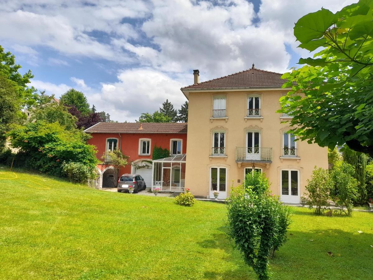 Maison Letrat La Tour-du-Pin Exterior foto